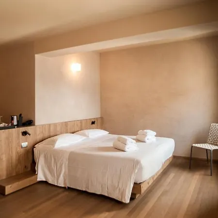 奥利维多酒店 瓦伦纳